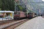 bls 425 185 verlässt mit einem Autozug den Bahnhof Goppenstein zur Fahrt durch den Lötschbergtunnel nach Kandersteg, während 425 195 gerade mit dem Gegenzug eintrifft.