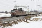 Re 4/4 172 und Re 4/4 189 ziehen einen Containerzug von Mnsingen Richtung Wichtrach, am 20.2.09.