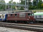 BLS - Re 4/4 193 vor Regio im Bahnhofsareal von Spiez am 20.06.2009