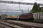 Die Re 4/4 167 verlst mit ihrem Golden Pass Spiez, 13.05.2010