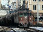 2 BLS Re 4/4 189 + 165 bei der Ausfahrt Rosenbergtunnel. St. Gallen Hauptbahnhof am 04.02.2011.