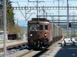 BLS - Re 4/4 168 mit Gterzug bei der durchfahrt im Bahnhof Zollikofen am 26.04.2012