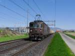 BLS - Re 4/4  173 + Re 4/4 mit Güterzug unterwegs bei Bettenhausen am 19.04.2015