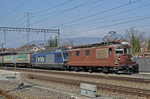 Doppeltraktion mit den BLS Lok's 175 und 465 009-9 durchfahren den Bahnhof Sissach.