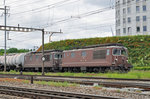 Doppeltraktion mit den BLS Loks 175 und 185, durchfahren den Bahnhof Pratteln.