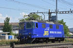 Re 430 111-5, ex Crossrail  Sara , durchfährt den Bahnhof Pratteln.