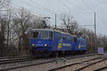 Doppeltraktion, mit den WRS Loks 430 112-3 und 421 373-2 fährt Richtung Bahnhof Kaiseraugst.