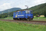 Ab Oensingen fuhr die WRS Re 430-111 als Lokzug nach Basel.
Zwischen Oensingen und Oberbuchsiten am 13. August 2021.
Foto: Walter Ruetsch