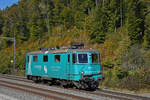 Re 430 114-9 der WRS fährt Richtung Bahnhof Tecknau.