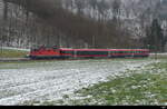 OeBB - Regio mit der Re 4/4  430 350 (ex SBB) und B 50 85 22-35 629-6 (ex BLS) und Steuerwagen ABDt 50 85 80-35 197-3 (ex SOB) unterwegs zwischen Oensingen und Klus am 13.01.2024