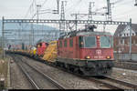 SBB Cargo Re 4/4 III 11359 mit Schienentransport und eingereihtem Tm 232 am 30.