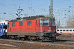 Re 430 350-9 durchfährt den badischen Bahnhof. Die Aufnahme stammt vom 26.02.2019.