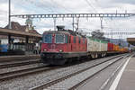 Re 430 362-4 durchfährt den Bahnhof Rupperswil.