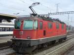 SBB - Re 4/4 11351 ( ex Re 4/4 der SOB ) im Personenbahnhof von Biel / Bienne am 21.02.2008