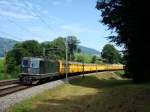 Die Re 4/4 III 11364 ist am 25.08.2008 bei Wange an der Aare ebenfalls mit einem Postzug unterwegs.