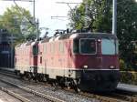 SBB - Re 4/4 11367 und Re 4/4 als Lokzug unterwegs in Territet am 24.09.2008