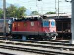 SBB - Re 4/4 11369 vor Gterzug im Bahnhofsareal von Buchs/SG am 24.05.2011