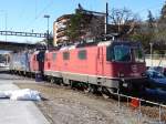 SBB - Re 4/4 11366 (430 366-5) mit Re 6/6  620 059-6 abgestellt im Bahnhofsareal in Sierre am 16.02.2016