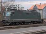 Die Re 4/4 III 11364 bei der Wochenendpause in Thun im Sommer 2005.