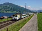 Die Re 446 015 mit einem Voralpenexpress am 26.05.2017 unterwegs bei Immensee.