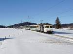 Die Re 446 015 mit einem Voralpenexpress am 16.02.2019 unterwegs bei Biberbrugg.