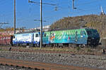 Doppeltraktion, mit den EDG Loks 446 016-8 und 446 018-4 durchfährt den Bahnhof Pratteln.