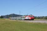 Re 446 016 mit einem Voralpenexpress am 27.06.2011 bei Biberbrugg.