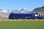 S-Bahnzug aus dem Glarner Land, geführt von Re 450 050.