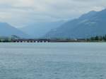 S-Bahn Zrich - 2 450er Pendelzge auf dem Seedam zwischen Rapperswil und Pfffikon am 10.06.2011