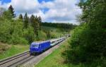 Re 456 111 mit einem Sonderzug am 27.04.2022 bei Villnachern.