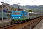 Lokomotive Re456 096 steht im Bf Schmerikonmit dem Voralpenexpress am 11 .5.2014