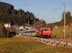 Die Re 456 092 mit einem Voralpenexpress am 20.12.2015 unterwegs bei Biberbrugg.