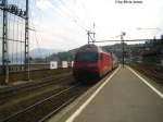 Re 460 016-9 ''Rohrdorferberg Reusstal'' schiebt einen IC-Dosto durch Wdenswil nach Chur am 27.4.07