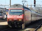 SBB 460 065-6 bei der Durchfahrt im Bahnhof von Burgdorf am 14.04.2007