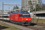 Re 460 016-9 fährt Richtung Bahnhof SBB.