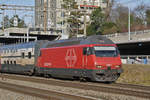 Re 460 059-9 fährt Richtung Bahnhof Muttenz.