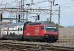 SBB - Schnellzug mit 460 011-0 bei der Einfahrt in den Bahnhof von Burgdorf am 30.06.2007