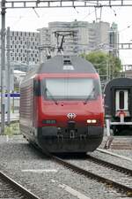 Die Solo abgestellte Re 460 102  Lägern  am 14.9.22 beim Bahnhof Bern.