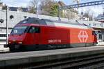 Die Re 460 114  Circus Knie  die am 16.3.23 in Bern als 2.