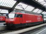 SBB - 460 045-8 im Bahnhof von Zrich am 12.010.2007