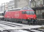 SBB - Einfahrende 460 018-5 im Bahnhof Genf am 31.12.2008