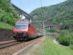 Re 460 071-4  Mittelland  am 27.5.05 in Chironico  