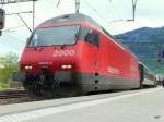 SBB - 460 115-9 vor einem IR im Bahnhof Martigny am 10.05.2010