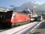 Re460 mit einem IC und der ICE  Thunersee  im Februar 2005 in Interlaken / West.