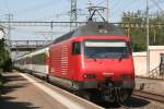 460 037 am 01.09.09 in Muttenz mit EW 4 Pendelzug nach Basel.