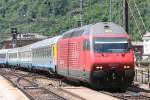 460 042 am 29.06.09 mit EC Cisalpino Genf - Milano bei der Einfahrt in den Bahnhof von Brig.