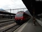 Leider nur ein Notschuss war das Bild der Re 460 060-7 ''Val-de-Travers'' am 18.9.2010 in Brig.