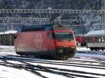 SBB - Lok 460 084-7 bei Rangierfahrt im Bahnhof von Brig am 30.12.2010