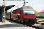 460 067-2 mit IR 2124  Konstanz - Biel/Bienne in Konstanz am 20.08.2011