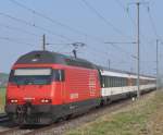 SBB Re 460 065-6  Rotsee  mit RE Bern-Biel/Bienne bei der Durchfahrt in Schpfen